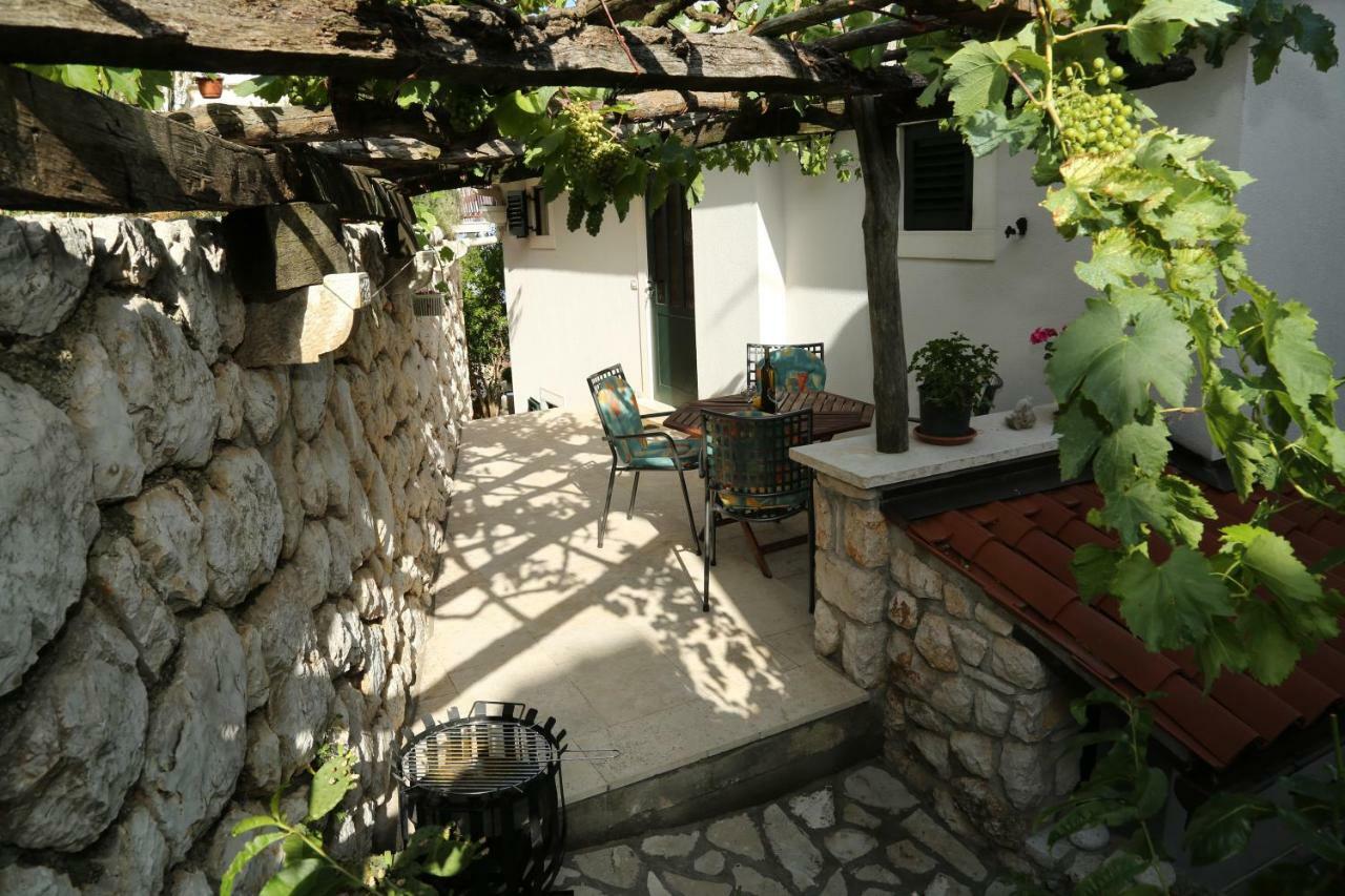 Apartments Tinka Brseč Exterior foto